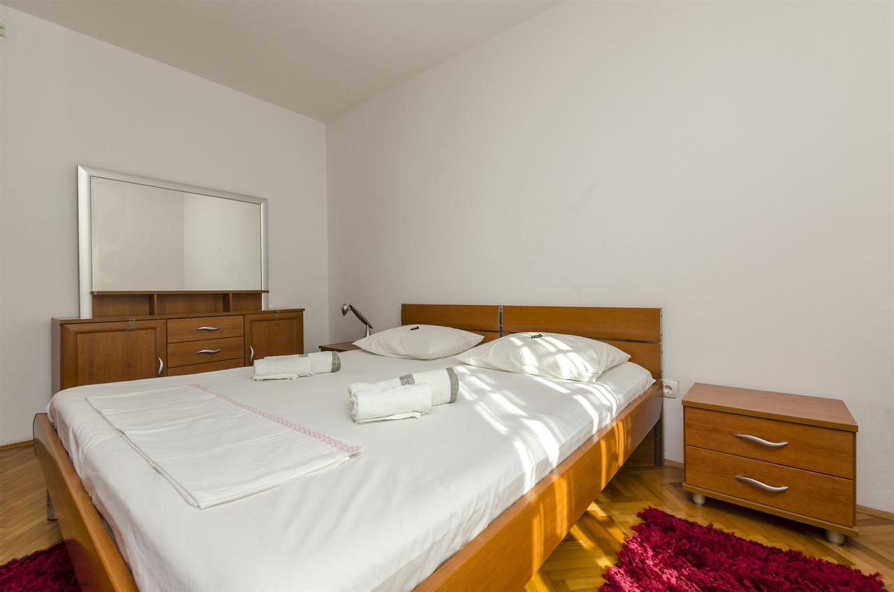 Apartments Mare Postira Exterior foto